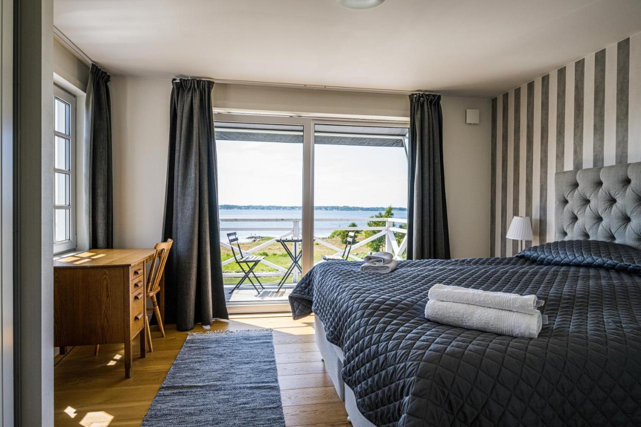 Exclusive Tranquil Villa By The Sea, Boat Available Drottningskär Eksteriør billede