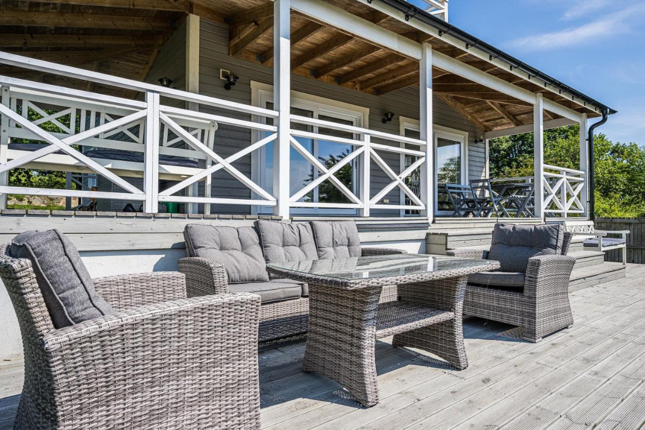 Exclusive Tranquil Villa By The Sea, Boat Available Drottningskär Eksteriør billede