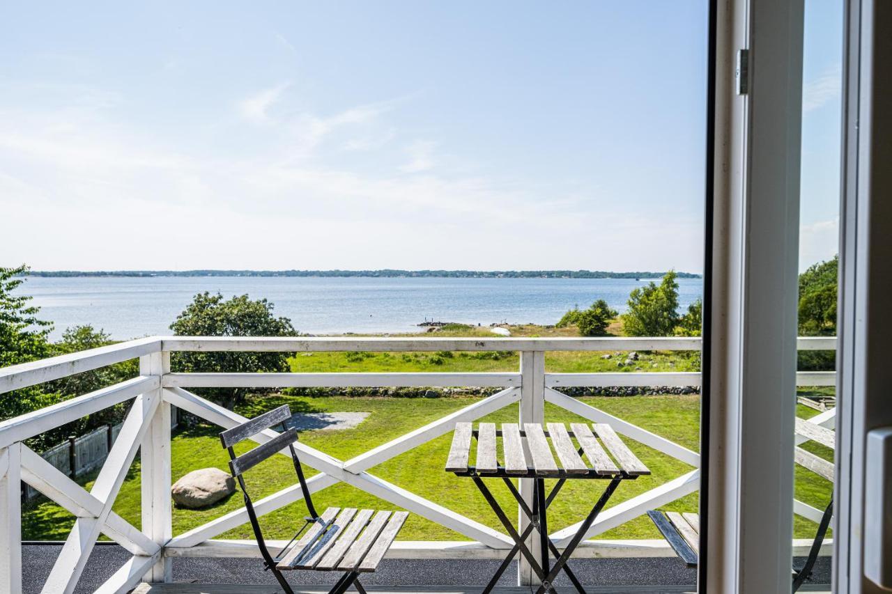 Exclusive Tranquil Villa By The Sea, Boat Available Drottningskär Eksteriør billede